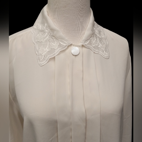 Grannycore Vintage 80s Marlis White Button Down Shirt - Picture 2 of 9